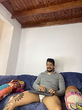 Snapshot of AndresSmith__ chatting on 01-13-26, 05:18 AndresSmith online show from 01-13-26, 05:18