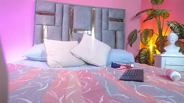 Bianca ks online show from 03-20-25, 09:15