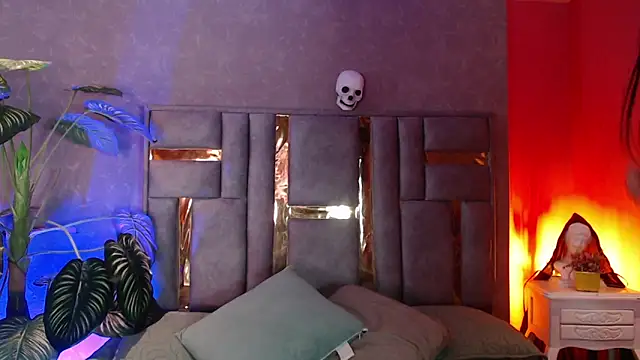 Bianca ks online show from 10-15-25, 03:17