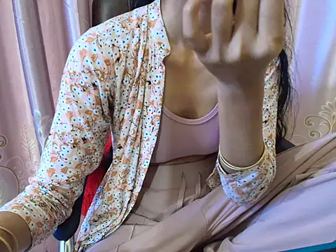 Snapshot of Srabontii chatting on 10-19-25, 06:47 Srabontii online show from 10-19-25, 06:47