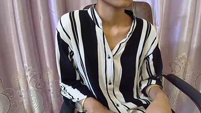 Snapshot of Srabontii chatting on 10-22-25, 10:37 Srabontii online show from 10-22-25, 10:37