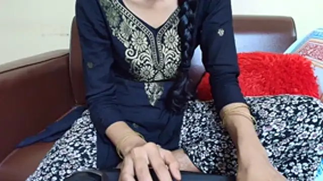 Snapshot of Srabontii chatting on 11-02-25, 06:21 Srabontii online show from 11-02-25, 06:21