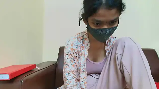 Snapshot of Srabontii chatting on 11-05-25, 06:35 Srabontii online show from 11-05-25, 06:35