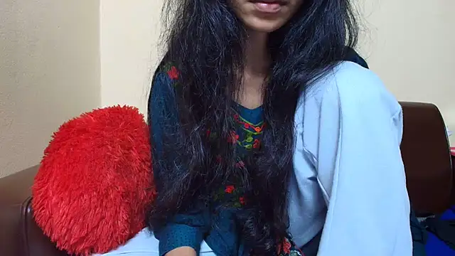 Snapshot of Srabontii chatting on 11-14-25, 10:07 Srabontii online show from 11-14-25, 10:07