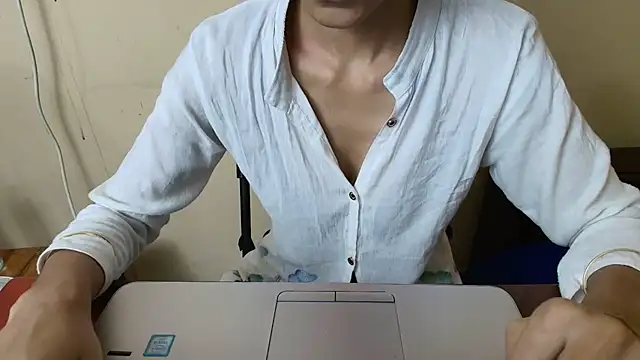 Snapshot of Srabontii chatting on 11-23-25, 09:31 Srabontii online show from 11-23-25, 09:31