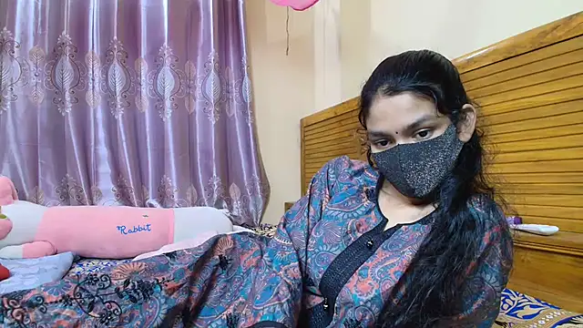 Snapshot of Srabontii chatting on 11-30-25, 11:25 Srabontii online show from 11-30-25, 11:25