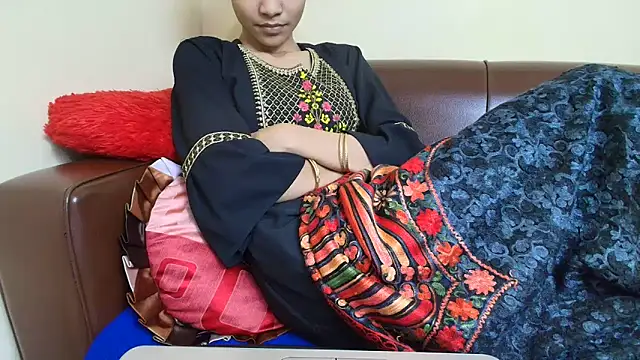 Snapshot of Srabontii chatting on 12-04-25, 09:07 Srabontii online show from 12-04-25, 09:07