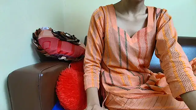 Snapshot of Srabontii chatting on 12-22-25, 11:46 Srabontii online show from 12-22-25, 11:46