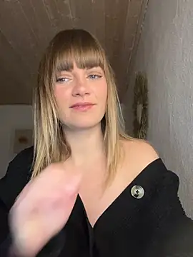 Milla  one online show from 12-17-24, 07:29