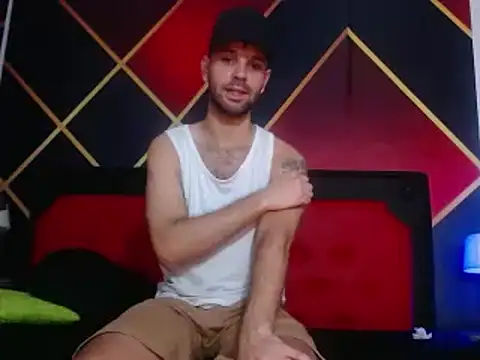 Snapshot of CindyandCarlo chatting on 02-28-25, 07:14 CindyandCarlo online show from 02-28-25, 07:14