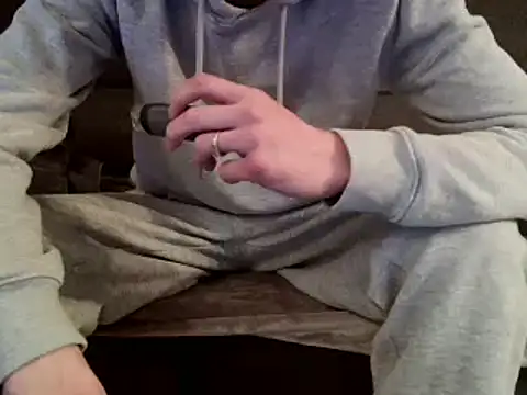 Snapshot of ElViko11 chatting on 12-06-24, 03:55 ElViko11 online show from 12-06-24, 03:55