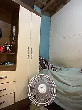 Leosilvaj1 online show from 04-21-26, 03:57