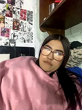 Snapshot of dafne19_ chatting on 12-17-25, 05:46 dafne19 online show from 12-17-25, 05:46