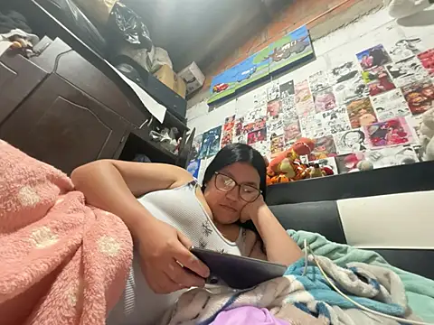 Snapshot of dafne19_ chatting on 03-11-26, 02:50 dafne19 online show from 03-11-26, 02:50