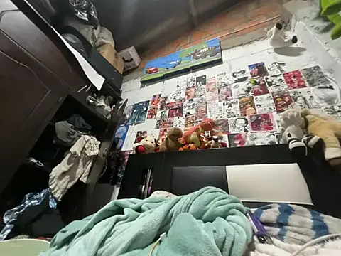 Snapshot of dafne19_ chatting on 03-12-26, 04:07 dafne19 online show from 03-12-26, 04:07