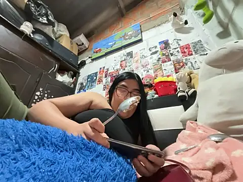 Snapshot of dafne19_ chatting on 03-15-26, 04:18 dafne19 online show from 03-15-26, 04:18