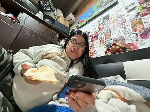 dafne19  online show from 04-30-26, 03:46