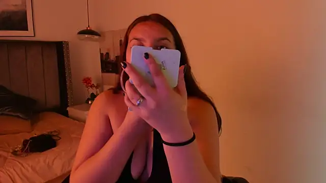 Snapshot of Alaia_Cute chatting on 12-12-24, 01:10 Alaia Cute online show from 12-12-24, 01:10