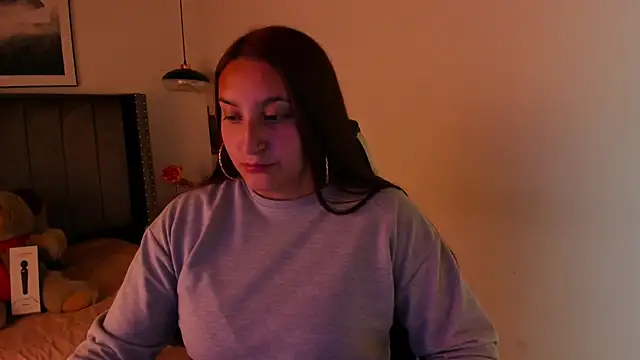 Snapshot of Alaia_Cute chatting on 12-24-24, 02:21 Alaia Cute online show from 12-24-24, 02:21