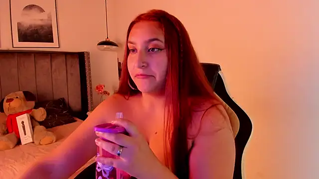 Snapshot of Alaia_Cute chatting on 01-08-25, 06:31 Alaia Cute online show from 01-08-25, 06:31