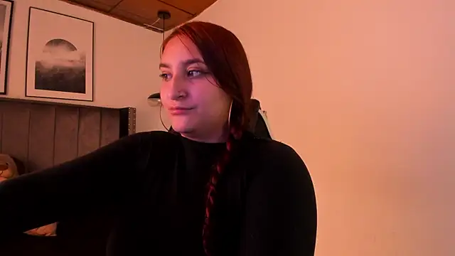 Snapshot of Alaia_Cute chatting on 01-11-25, 02:47 Alaia Cute online show from 01-11-25, 02:47