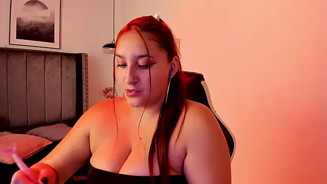 Snapshot of Alaia_Cute chatting on 02-04-25, 09:38 Alaia Cute online show from 02-04-25, 09:38