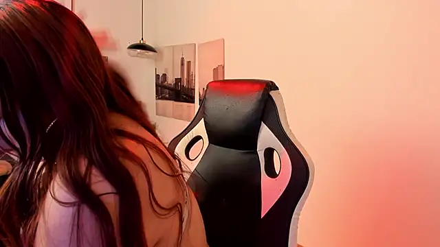 Snapshot of Alaia_Cute chatting on 02-28-25, 02:53 Alaia Cute online show from 02-28-25, 02:53