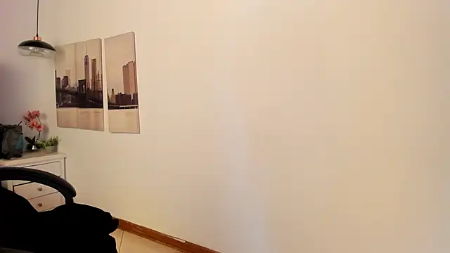 Snapshot of Alaia_Cute chatting on 03-11-25, 02:43 Alaia Cute online show from 03-11-25, 02:43