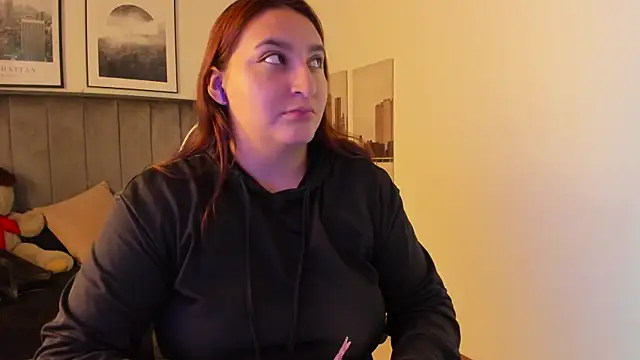 Snapshot of Alaia_Cute chatting on 03-22-25, 02:27 Alaia Cute online show from 03-22-25, 02:27