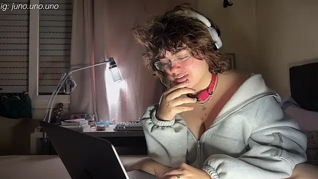 Snapshot of yudrayeb chatting on 12-03-24, 02:03 yudrayeb online show from 12-03-24, 02:03