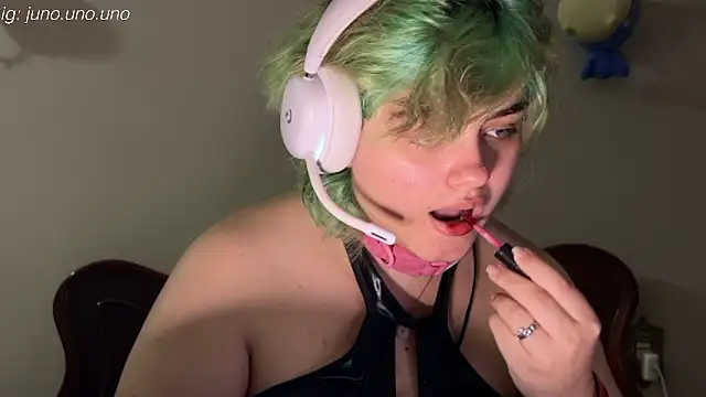 Snapshot of yudrayeb chatting on 02-20-25, 12:08 yudrayeb online show from 02-20-25, 12:08