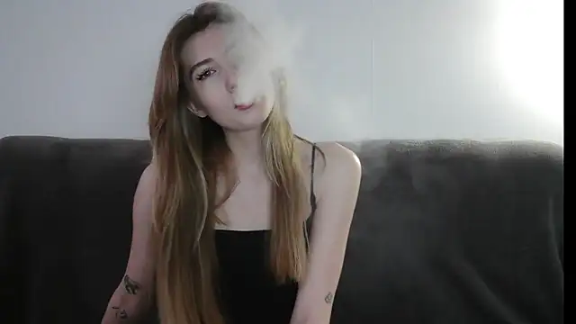 Snapshot of ErikaShyy chatting on 12-25-24, 12:15 ErikaShyy online show from 12-25-24, 12:15