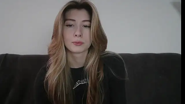 Snapshot of ErikaShyy chatting on 01-29-25, 07:15 ErikaShyy online show from 01-29-25, 07:15