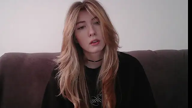 Snapshot of ErikaShyy chatting on 01-30-25, 11:01 ErikaShyy online show from 01-30-25, 11:01