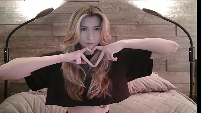 Snapshot of ErikaShyy chatting on 03-07-25, 07:19 ErikaShyy online show from 03-07-25, 07:19