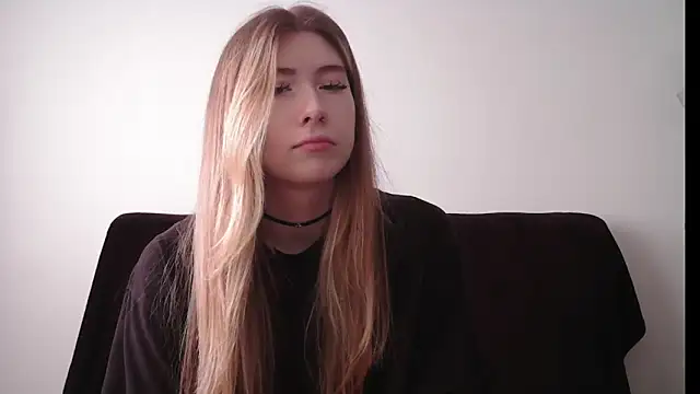 Snapshot of ErikaShyy chatting on 09-25-25, 10:30 ErikaShyy online show from 09-25-25, 10:30