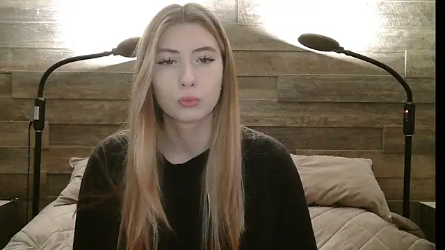 Snapshot of ErikaShyy chatting on 11-25-25, 11:10 ErikaShyy online show from 11-25-25, 11:10