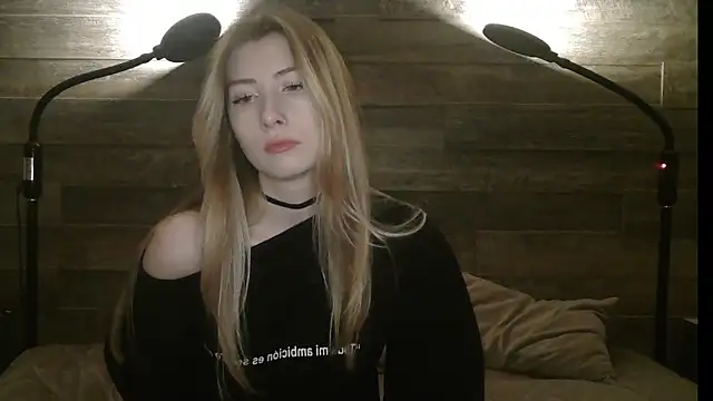 Snapshot of ErikaShyy chatting on 11-26-25, 10:49 ErikaShyy online show from 11-26-25, 10:49