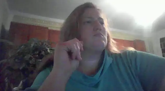 Snapshot of GoldenPearl29 chatting on 12-06-24, 01:44 GoldenPearl29 online show from 12-06-24, 01:44