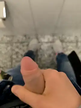 Snapshot of geilehecke1 chatting on 12-10-24, 01:33 geilehecke1 online show from 12-10-24, 01:33