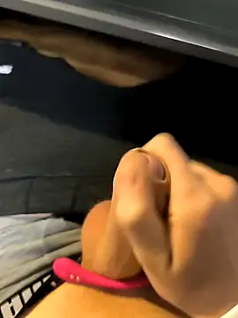 Snapshot of geilehecke1 chatting on 12-11-24, 07:09 geilehecke1 online show from 12-11-24, 07:09