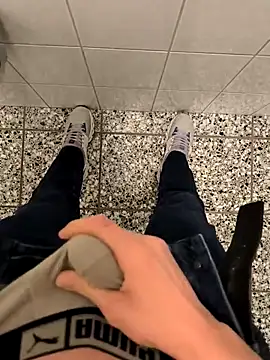 Snapshot of geilehecke1 chatting on 01-24-25, 01:57 geilehecke1 online show from 01-24-25, 01:57