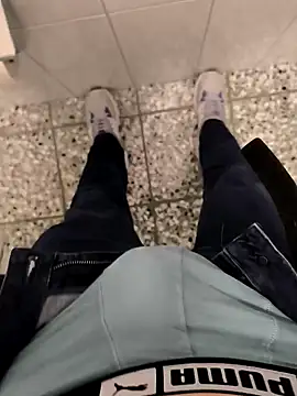 Snapshot of geilehecke1 chatting on 01-29-25, 02:10 geilehecke1 online show from 01-29-25, 02:10