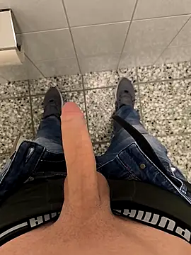 Snapshot of geilehecke1 chatting on 03-10-25, 12:04 geilehecke1 online show from 03-10-25, 12:04