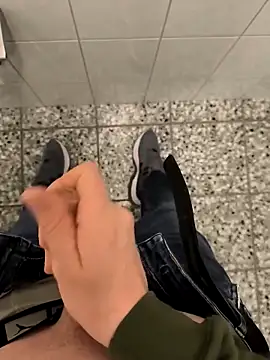 Snapshot of geilehecke1 chatting on 03-18-25, 09:20 geilehecke1 online show from 03-18-25, 09:20