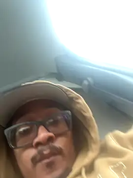 Snapshot of demonpt3 chatting on 11-21-25, 05:00 demonpt3 online show from 11-21-25, 05:00