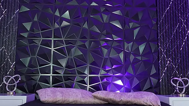 LiaFlowers online show from 12-22-25, 12:57