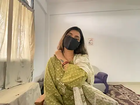 MaYaa  11 online show from 12-30-24, 10:53