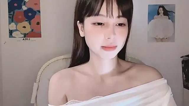 -Hottie online show from 11-17-25, 04:13