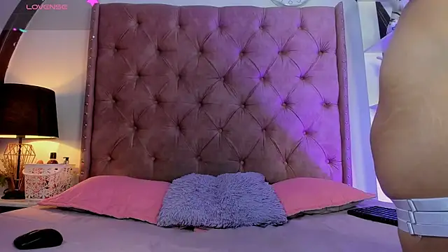 Snapshot of LadyAvalon chatting on 03-18-25, 08:15 LadyAvalon online show from 03-18-25, 08:15